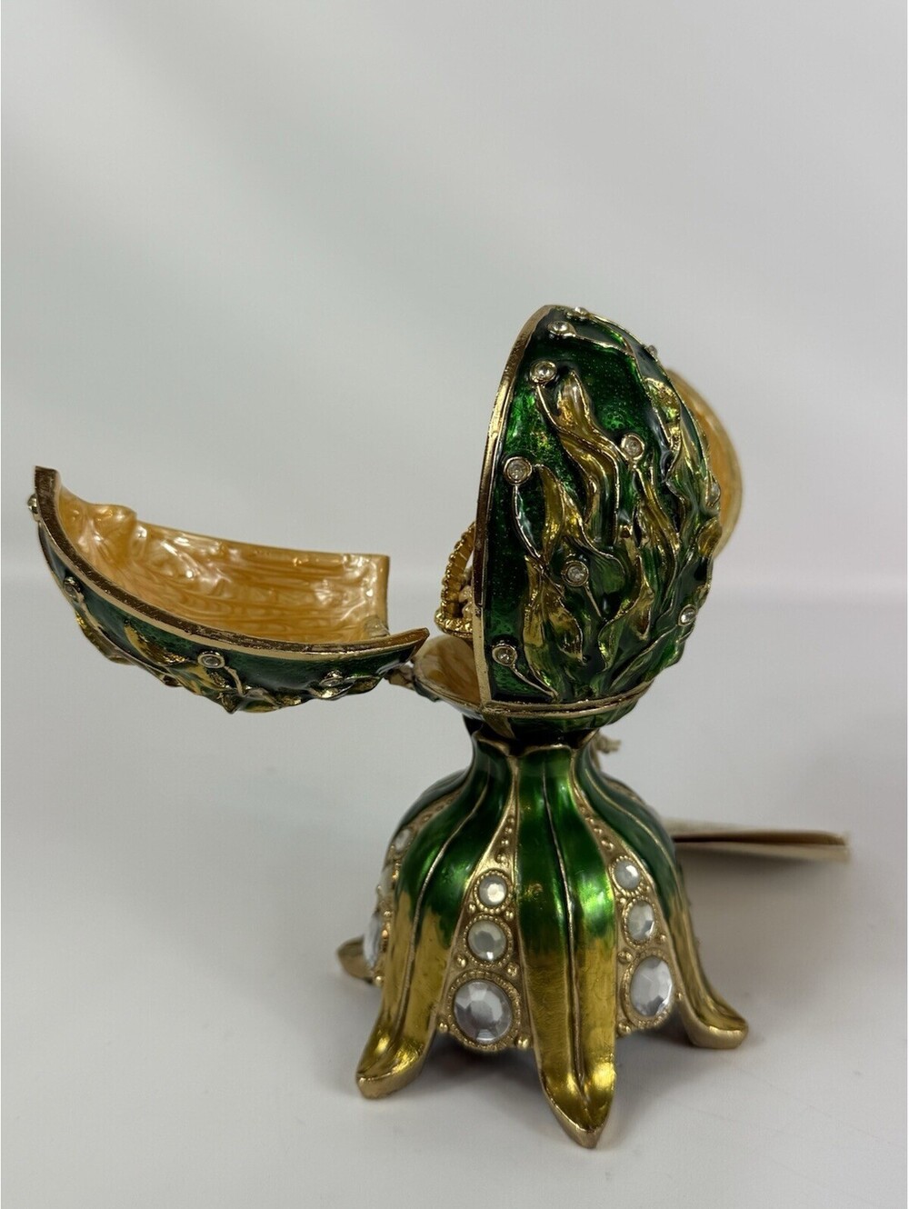 Williamstown Music Box Collection Hand Painted Pastel Easter Egg Music Box Green - Picture 6 of 12
